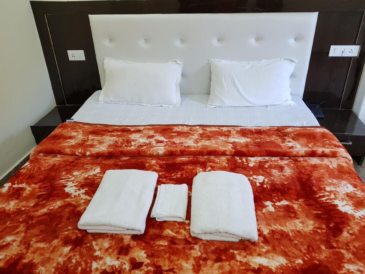 Hotel Homely Abode Далхаузі Екстер'єр фото